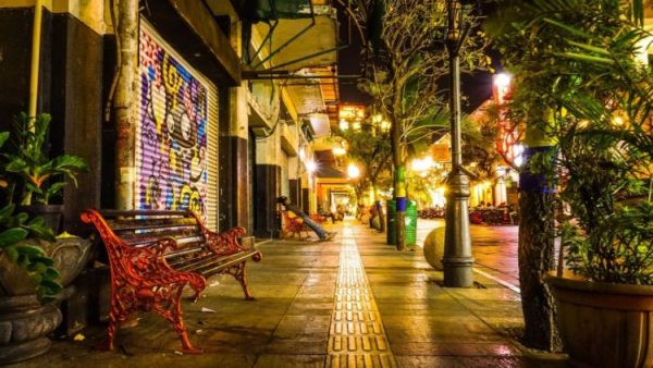 4 Kuliner Kaki Lima di Bandung yang Jadi Favorit Wisatawan